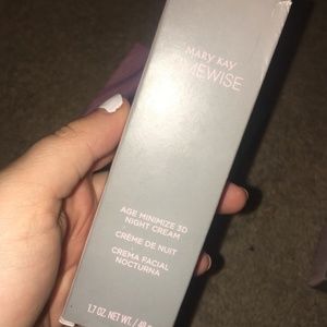 Mary kay night cream for oily to combo skin